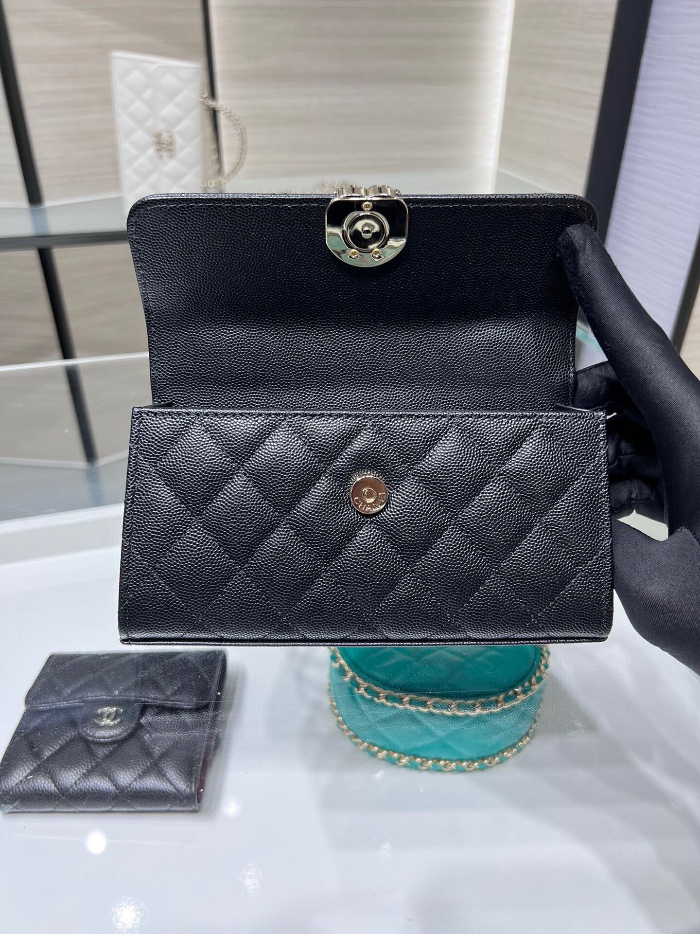 ＣＨＮＥＬPHONE HOLDER WITH CHAIN BLACK