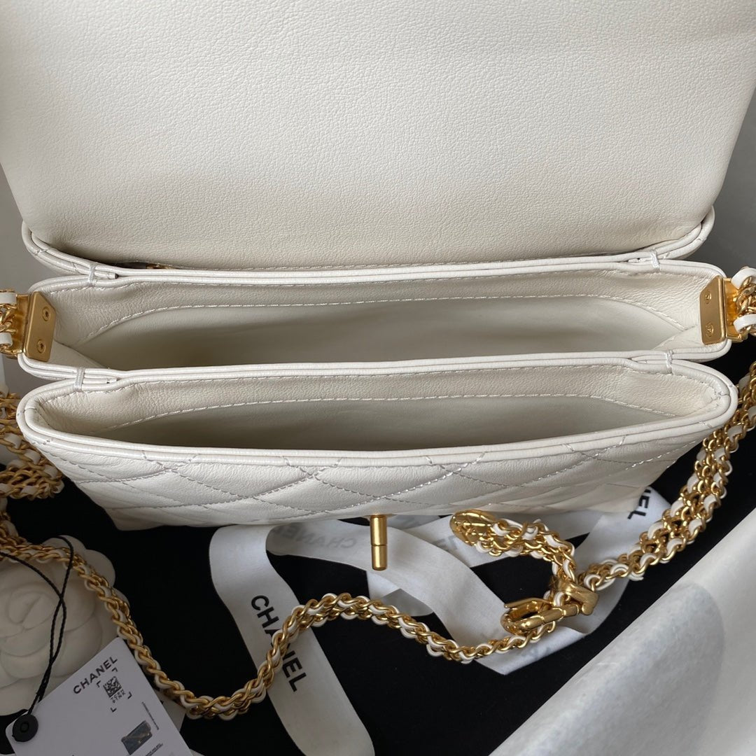 ＣＨＮＥＬSMALL FLAP BAG WHITE