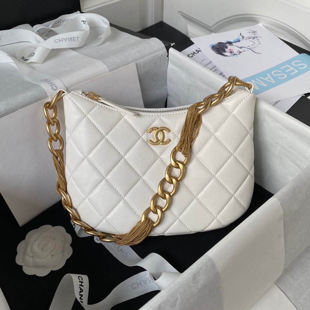ＣＨＮＥＬHOBO BAG WHITE