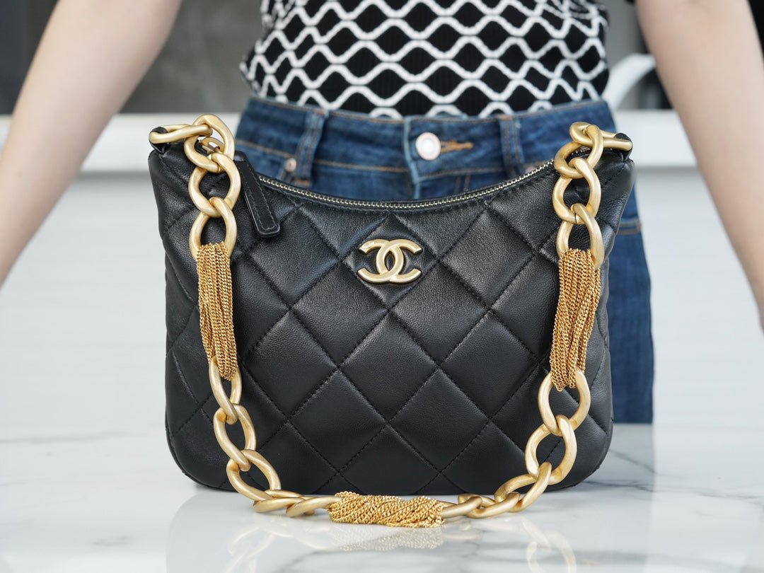 ＣＨＮＥＬLAMBSKIN QUILTED CC CHAIN HOBO BLACK