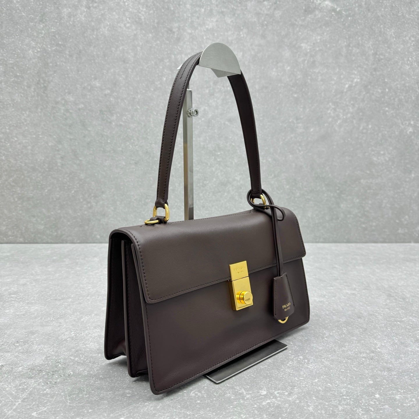 ＰＲＤＡ SOFT SOUND MEDIUM LEATHER SHOULDER BAG DARK BROWN