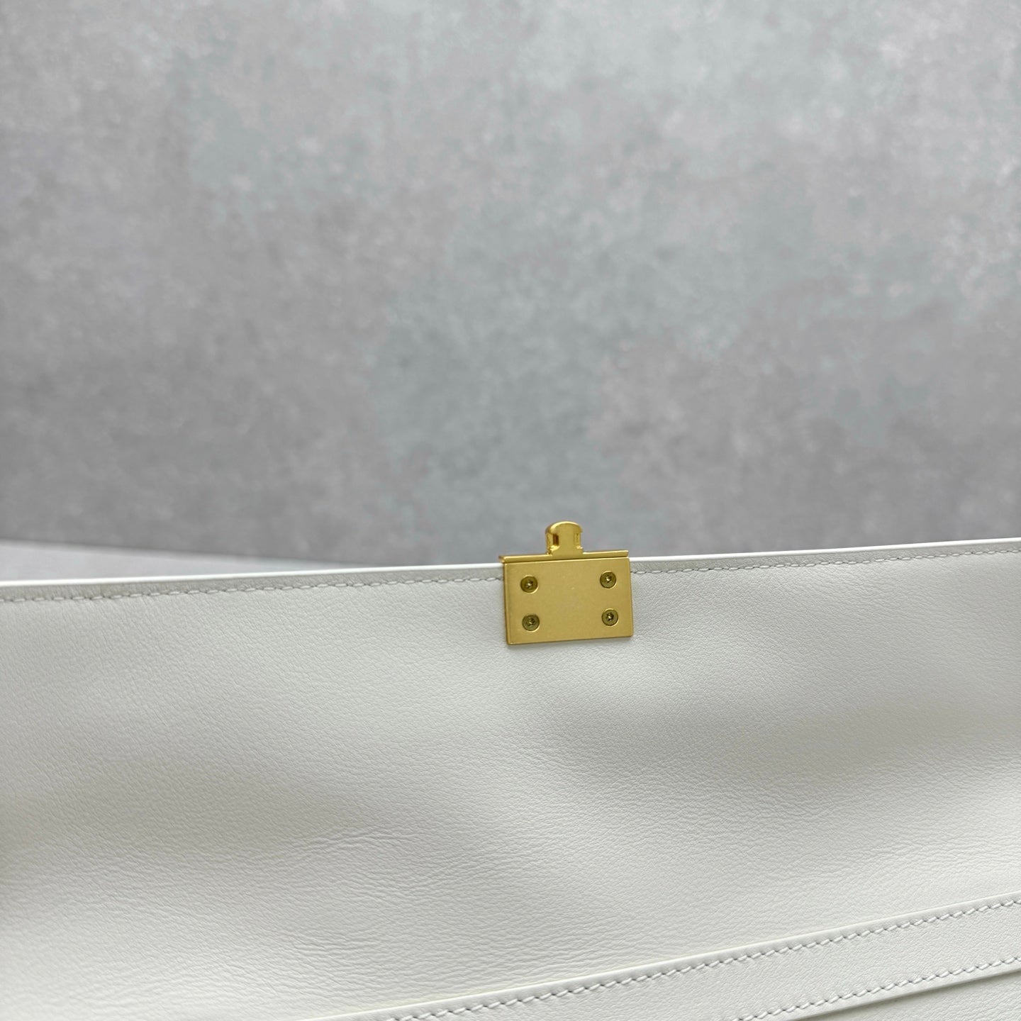 ＰＲＤＡ SOFT SOUND MEDIUM LEATHER SHOULDER BAG WHITE