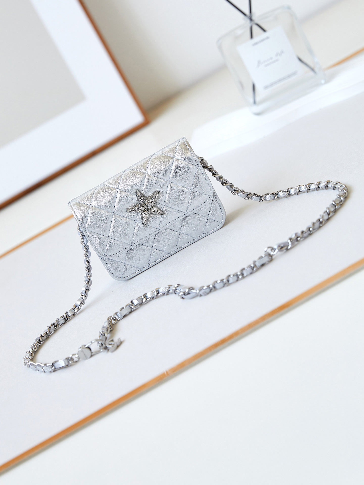 ＣＨＮＥＬSTAR CRYSTAL FLAP BAG SILVER