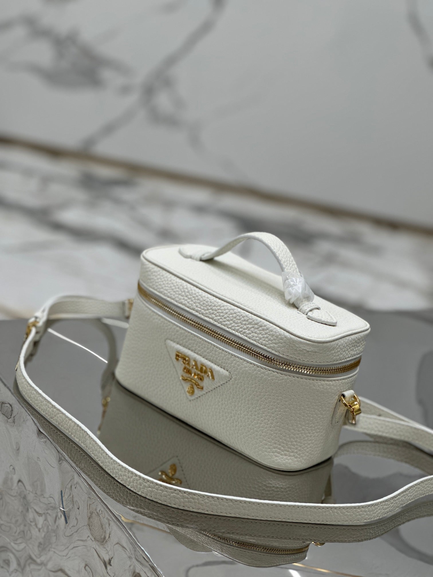 ＰＲＤＡ LEATHER MINI BAG WHITE