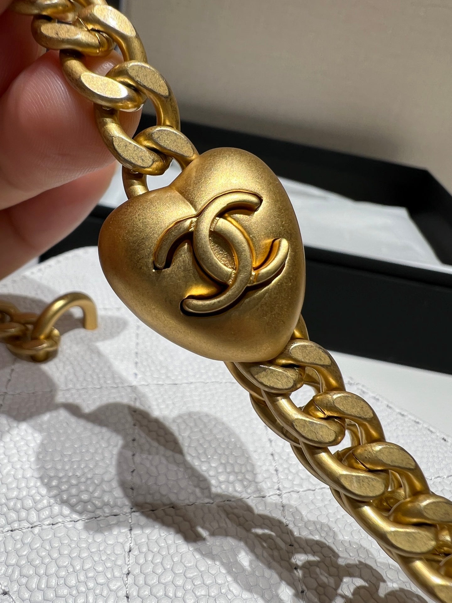 ＣＨＮＥＬHEART BALL BOX BAG WHITE