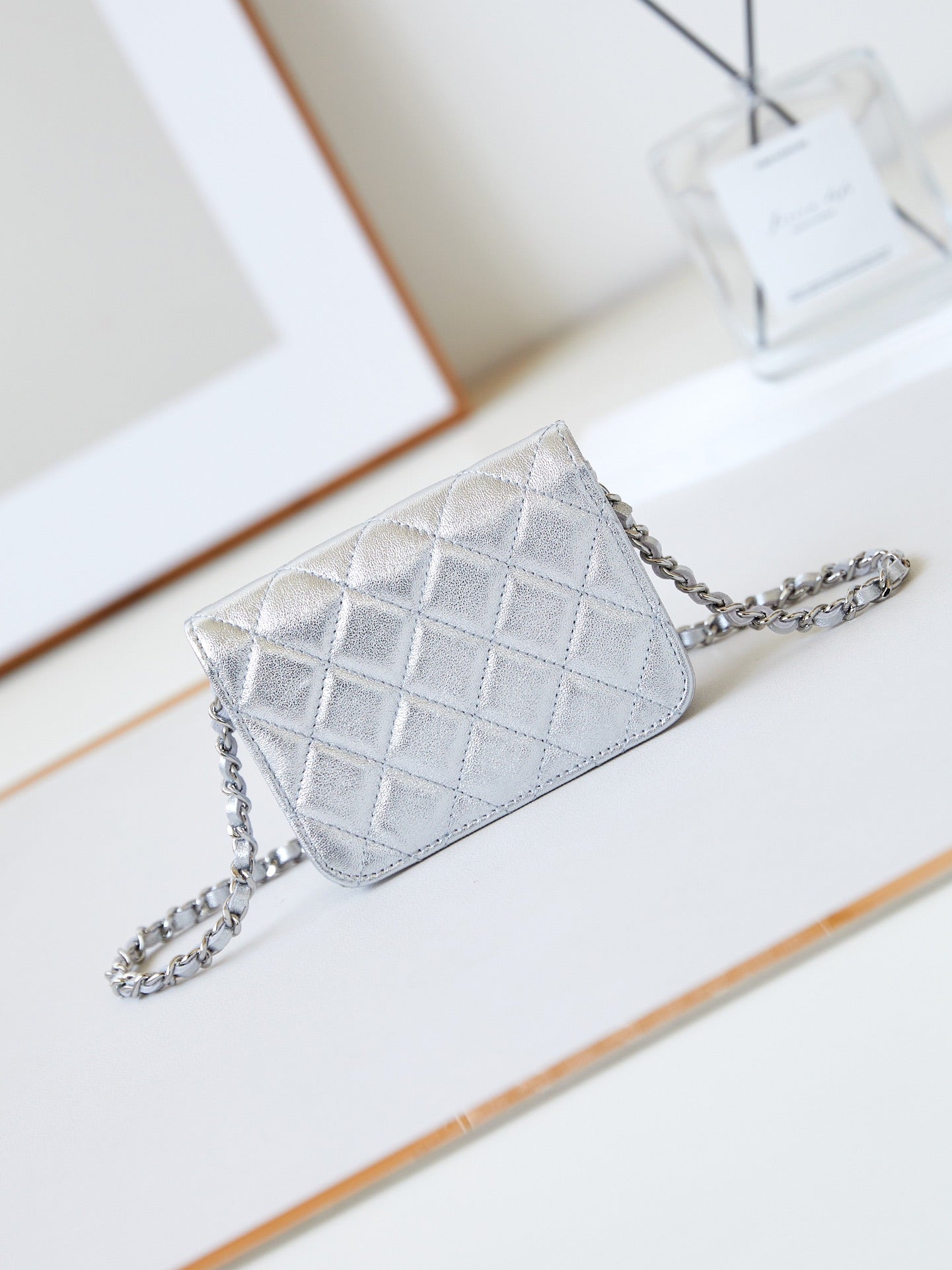 ＣＨＮＥＬSTAR CRYSTAL FLAP BAG SILVER