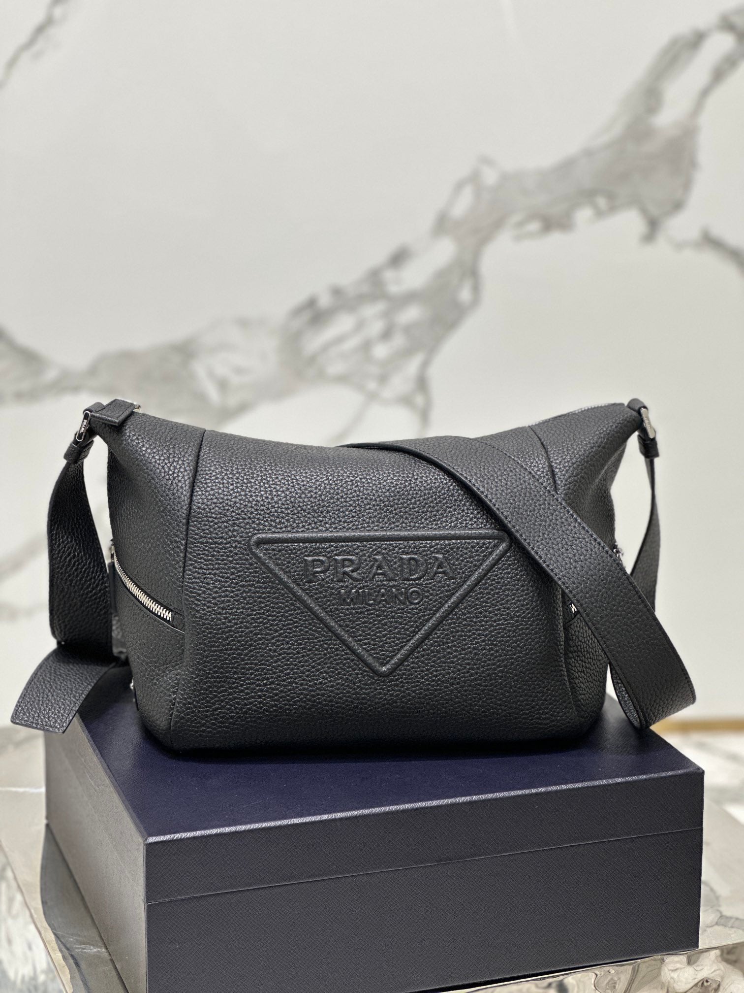 ＰＲＤＡ BLACK LEATHER SHOULDER BAG