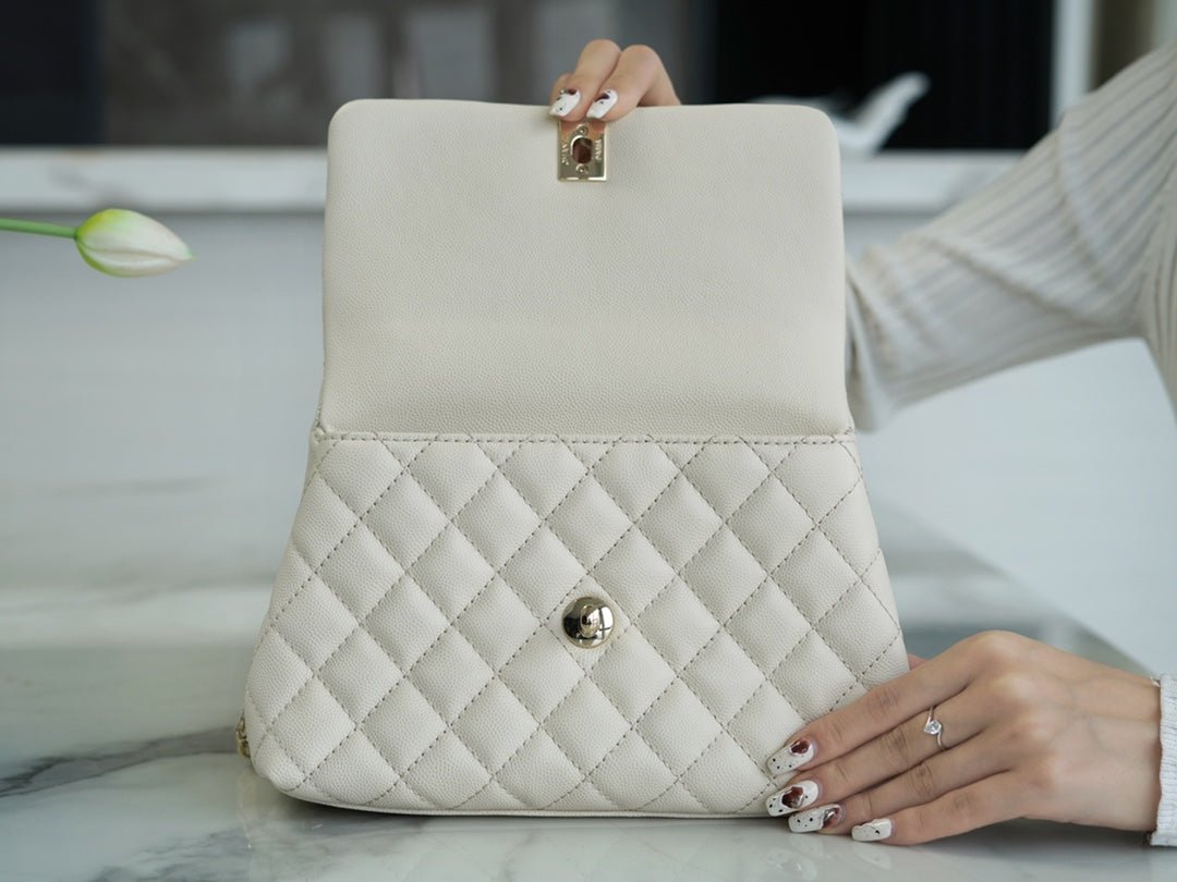 ＣＨＮＥＬCOCO HANDLE BAG WHITE