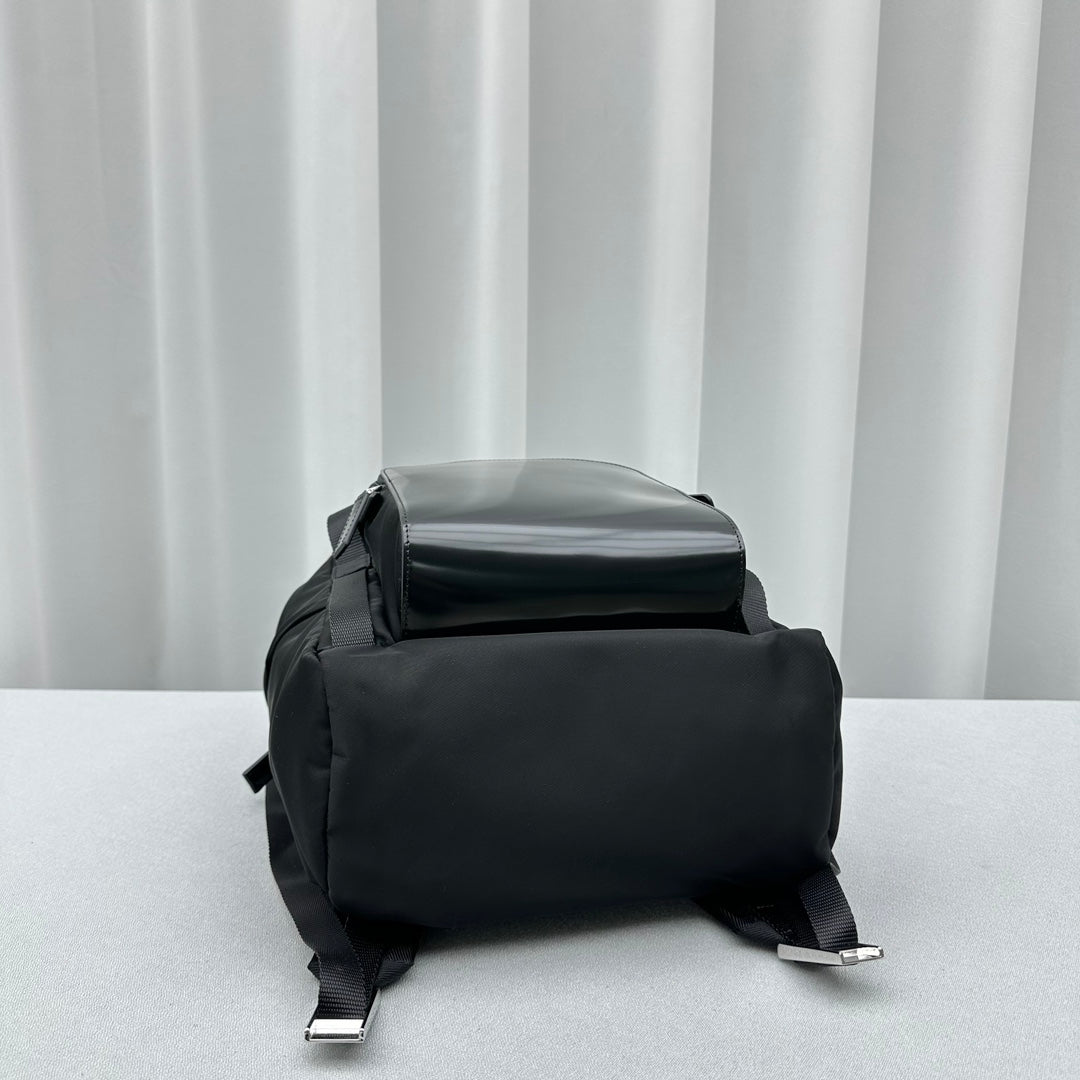 ＰＲＤＡ RE-NYLON AND LEATHER BACKPACK