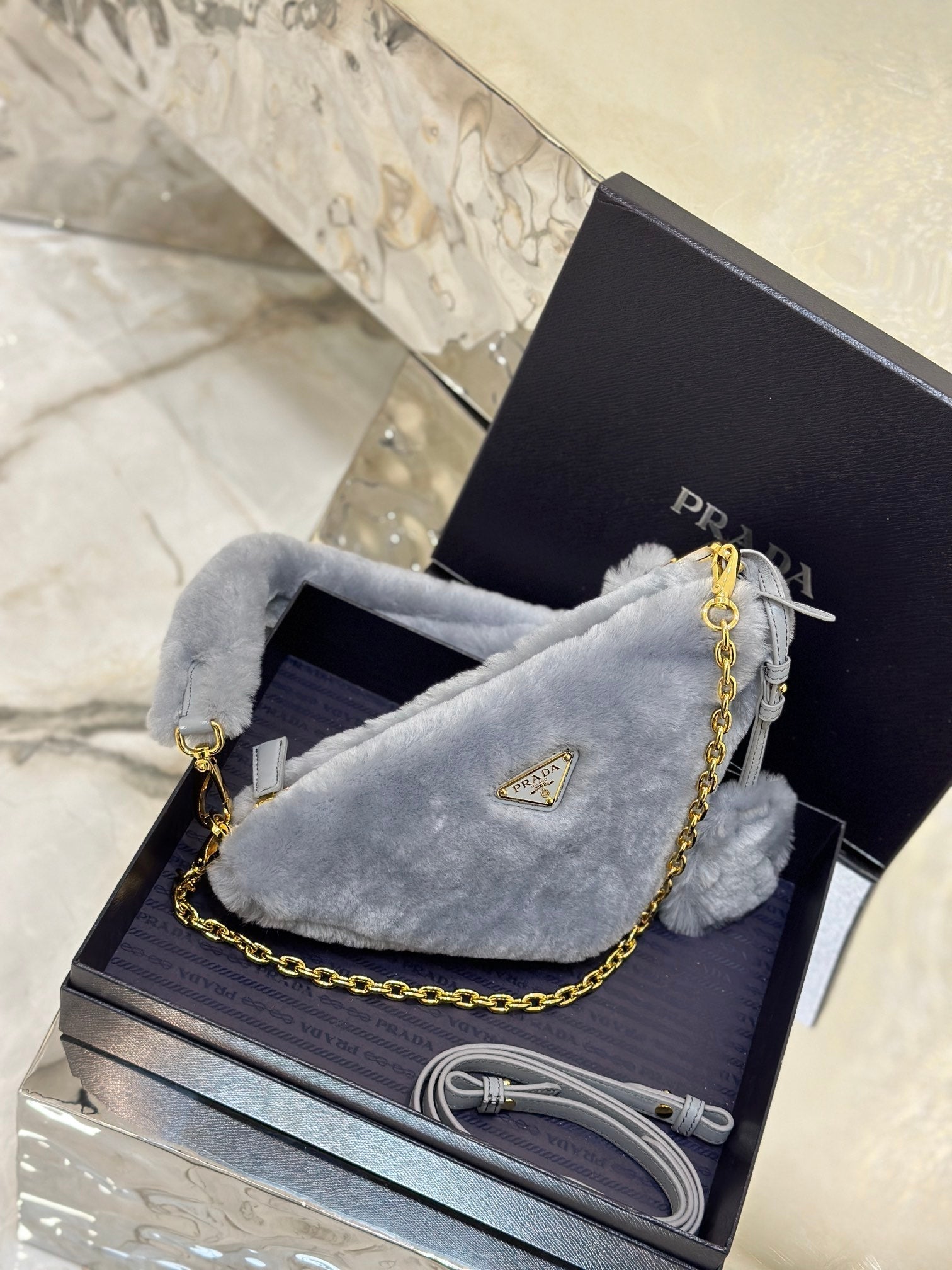 ＰＲＤＡ 2018 MINI SHEARLING TRIANGLE SATCHEL