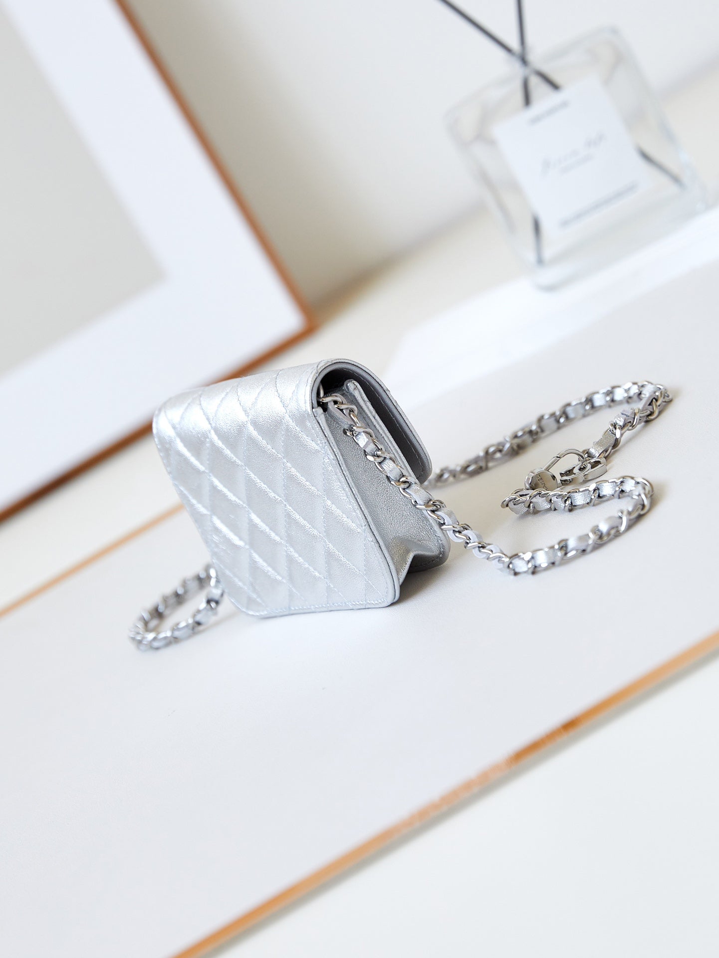 ＣＨＮＥＬSTAR CRYSTAL FLAP BAG SILVER