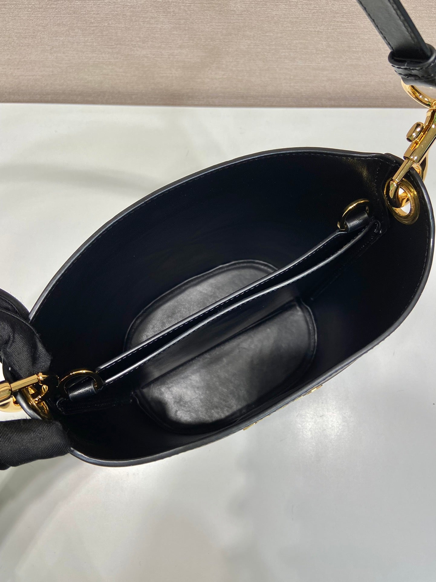 ＰＲＤＡ LEATHER BUCKET BAG