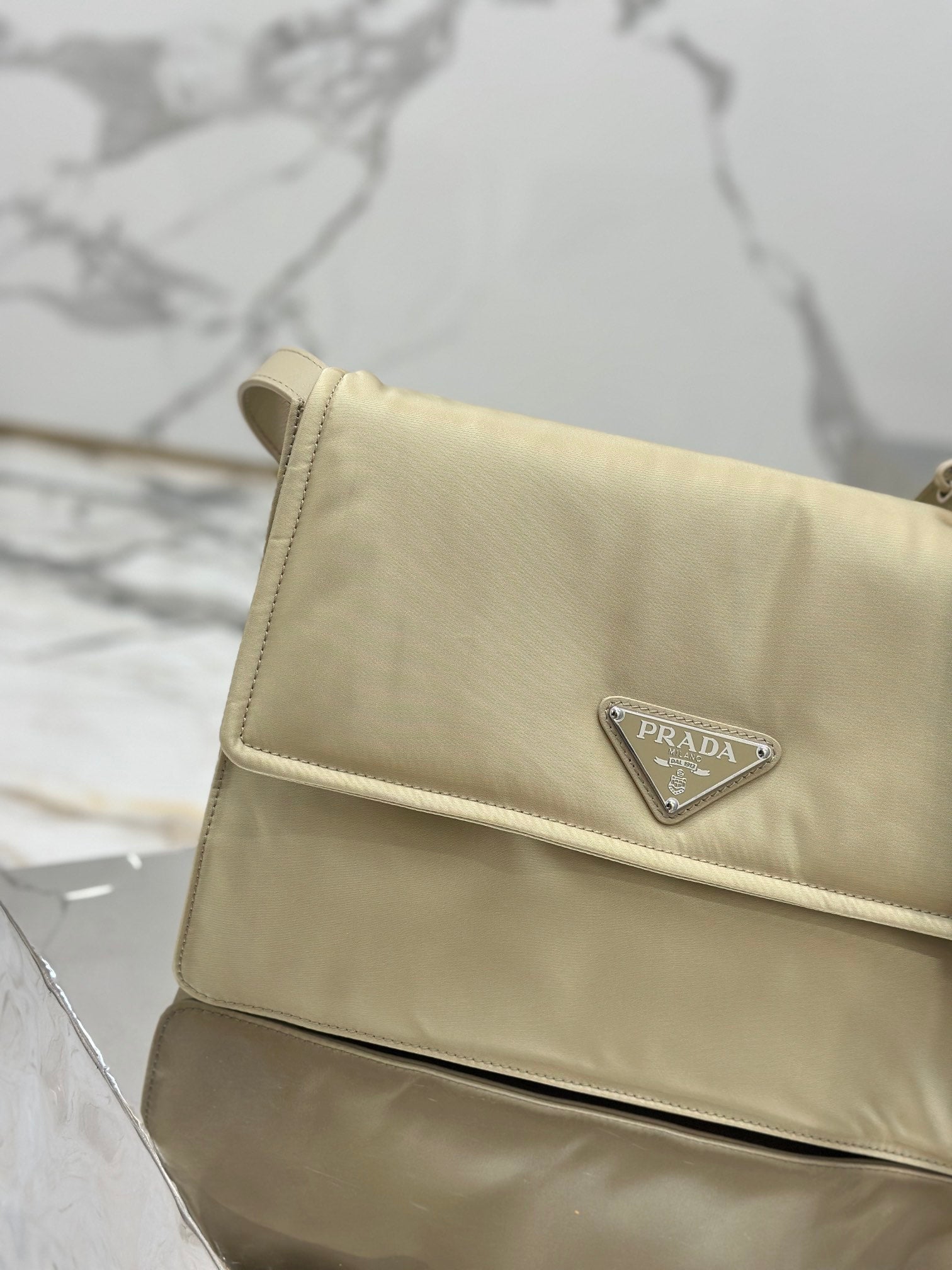 ＰＲＤＡ MEDIUM PADDED RE-NYLON SHOULDER BAG