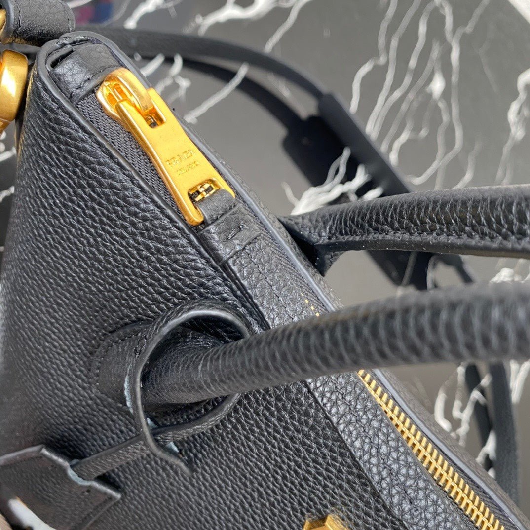 ＰＲＤＡ DAINO LEATHER TOTE BAG BLACK