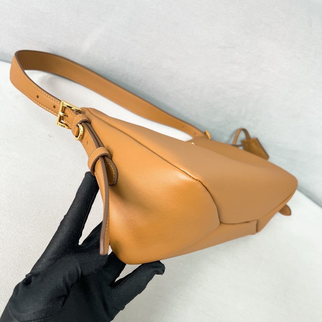ＰＲＤＡ AIMÉE LARGE LEATHER SHOULDER BAG CARAMEL