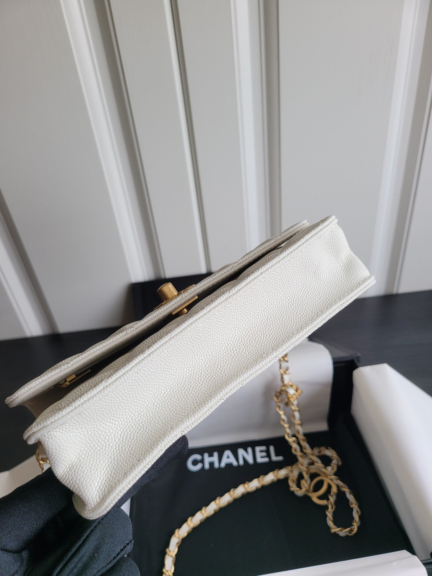 ＣＨＮＥＬ19 WALLET ON CHAIN WHITE
