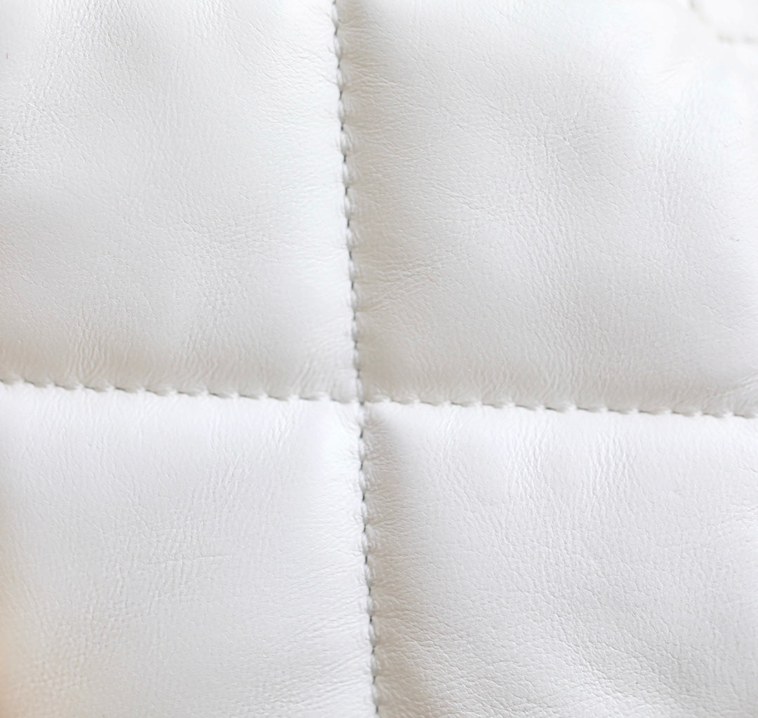 ＣＨＮＥＬHEART MINI FLAP BAG WHITE