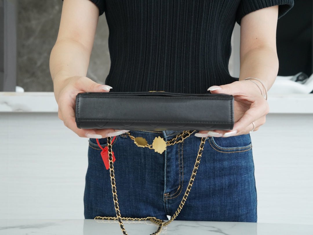 ＣＨＮＥＬHANDMADE MINI CHAIN LION BAG