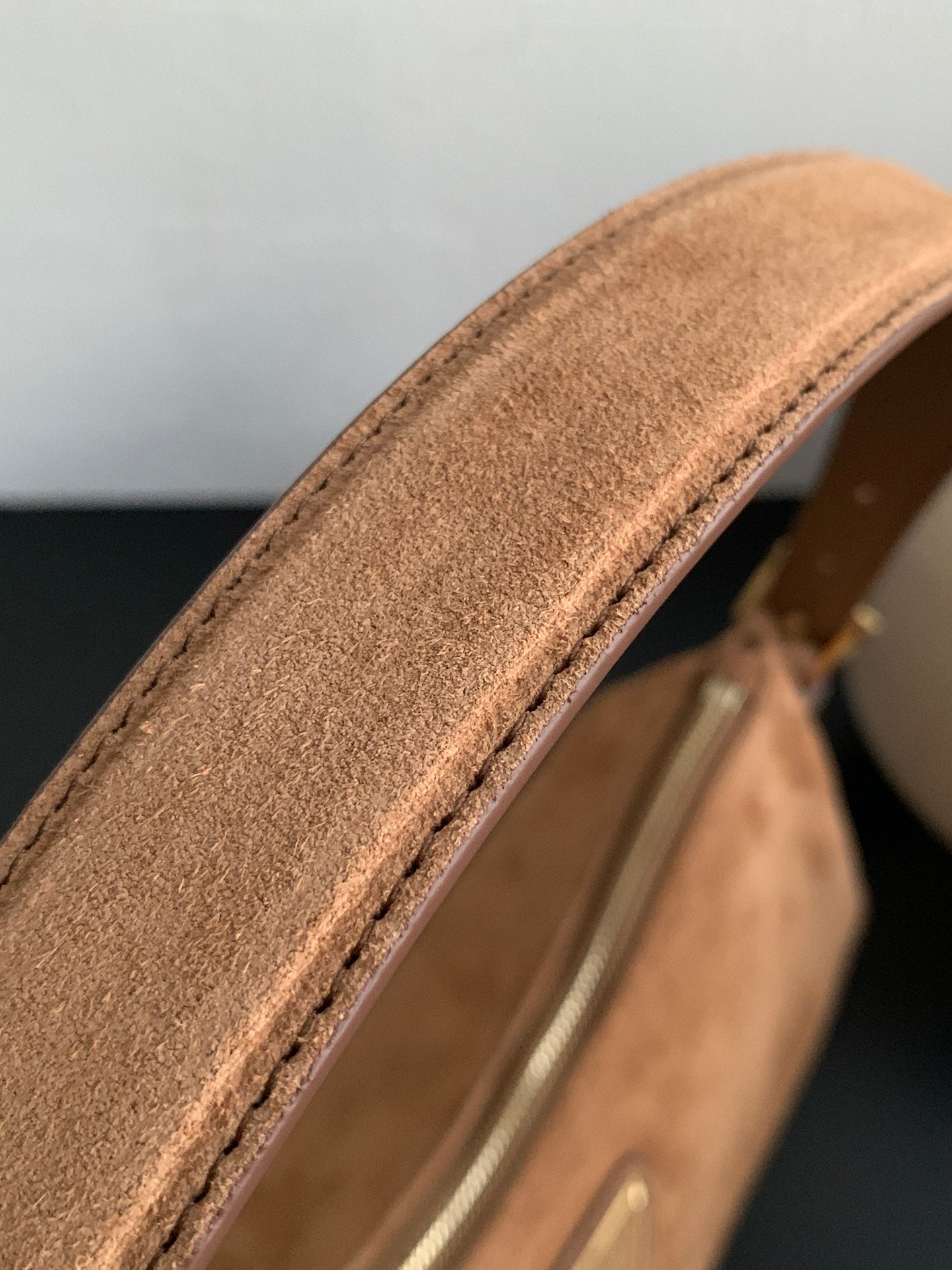 ＰＲＤＡ AIMÉE MEDIUM SUEDE SHOULDER BAG CINNAMON