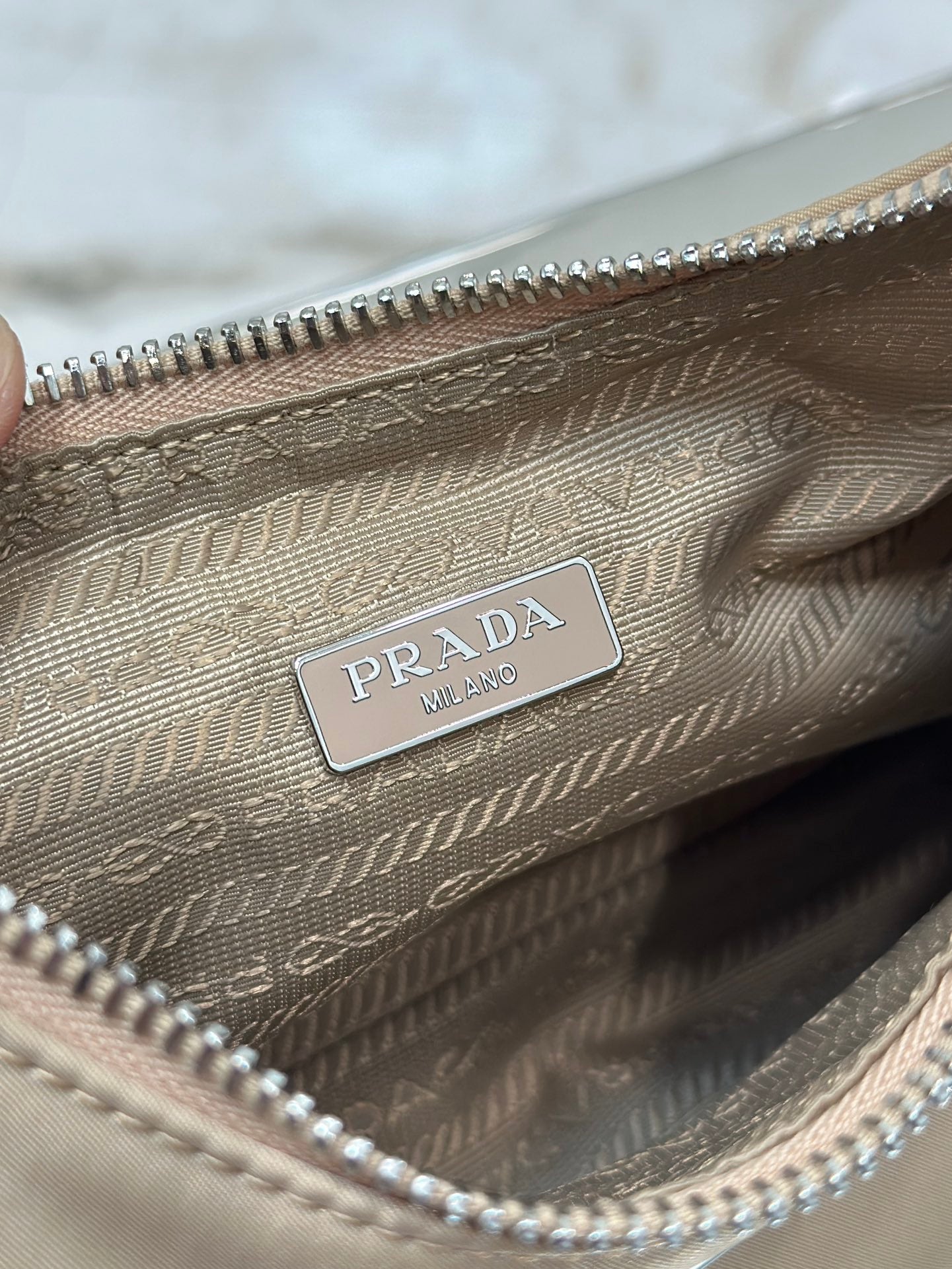 ＰＲＤＡ RE-EDITION 2005 RE-NYLON AND SAFFIANO MINI BAG DESERT BEIGE