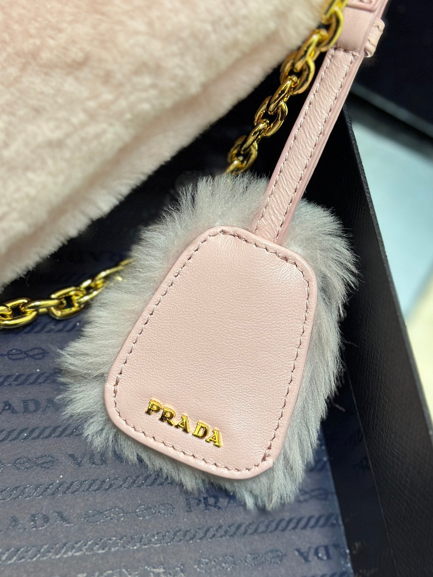ＰＲＤＡ 2018 MINI SHEARLING TRIANGLE SATCHEL PINK