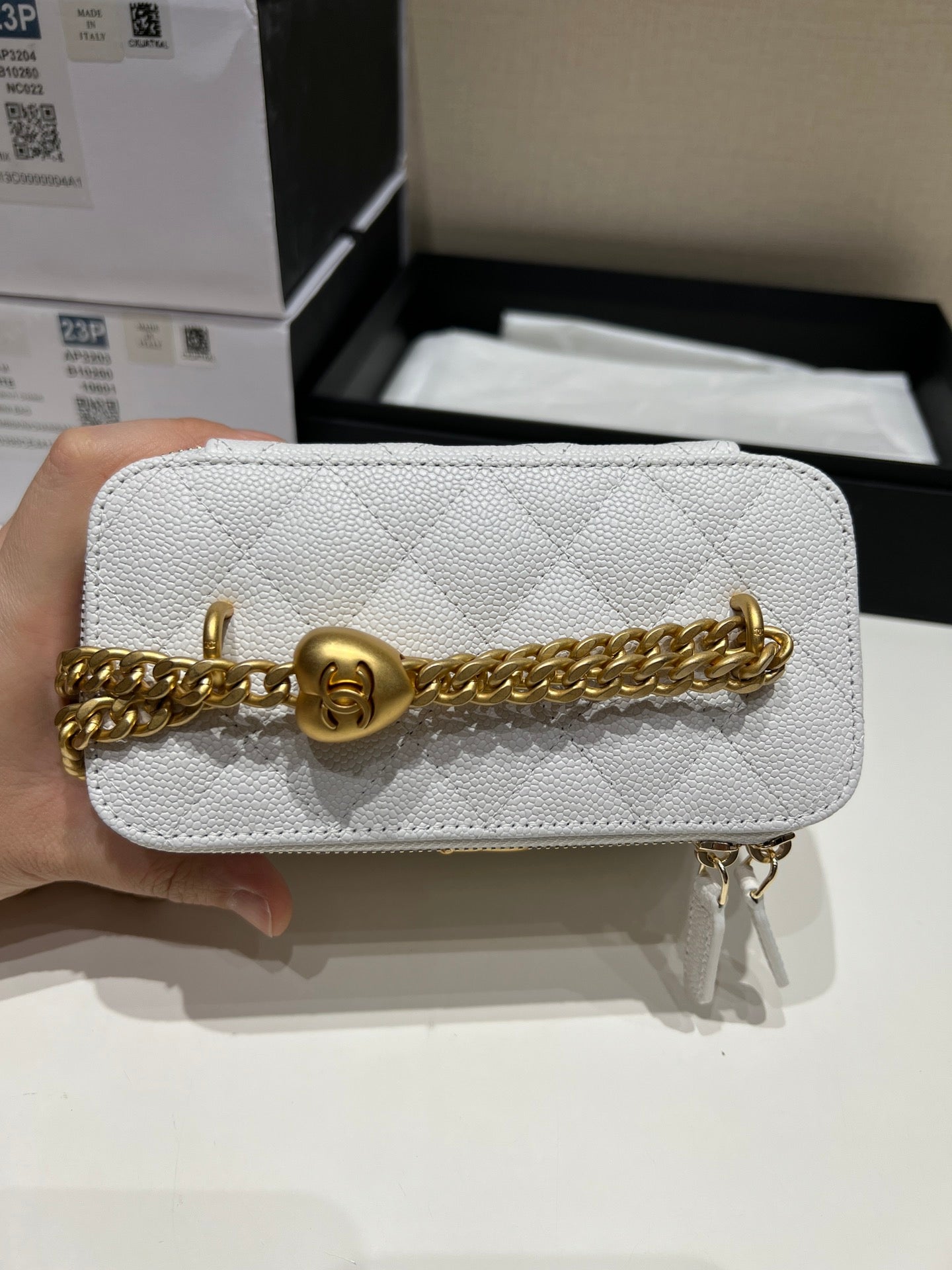ＣＨＮＥＬHEART BALL BOX BAG WHITE