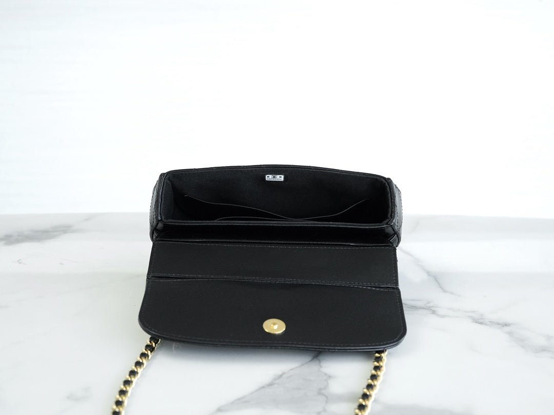 ＣＨＮＥＬFLAP BAG WITH TOP HANDLE