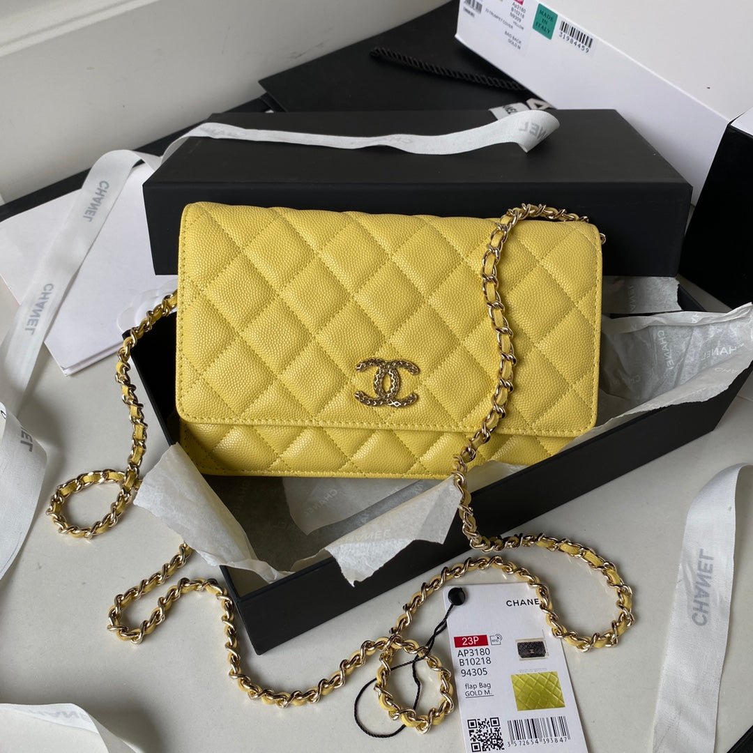 ＣＨＮＥＬCAVIAR QUILTED WALLET ON CHAIN YELLOW