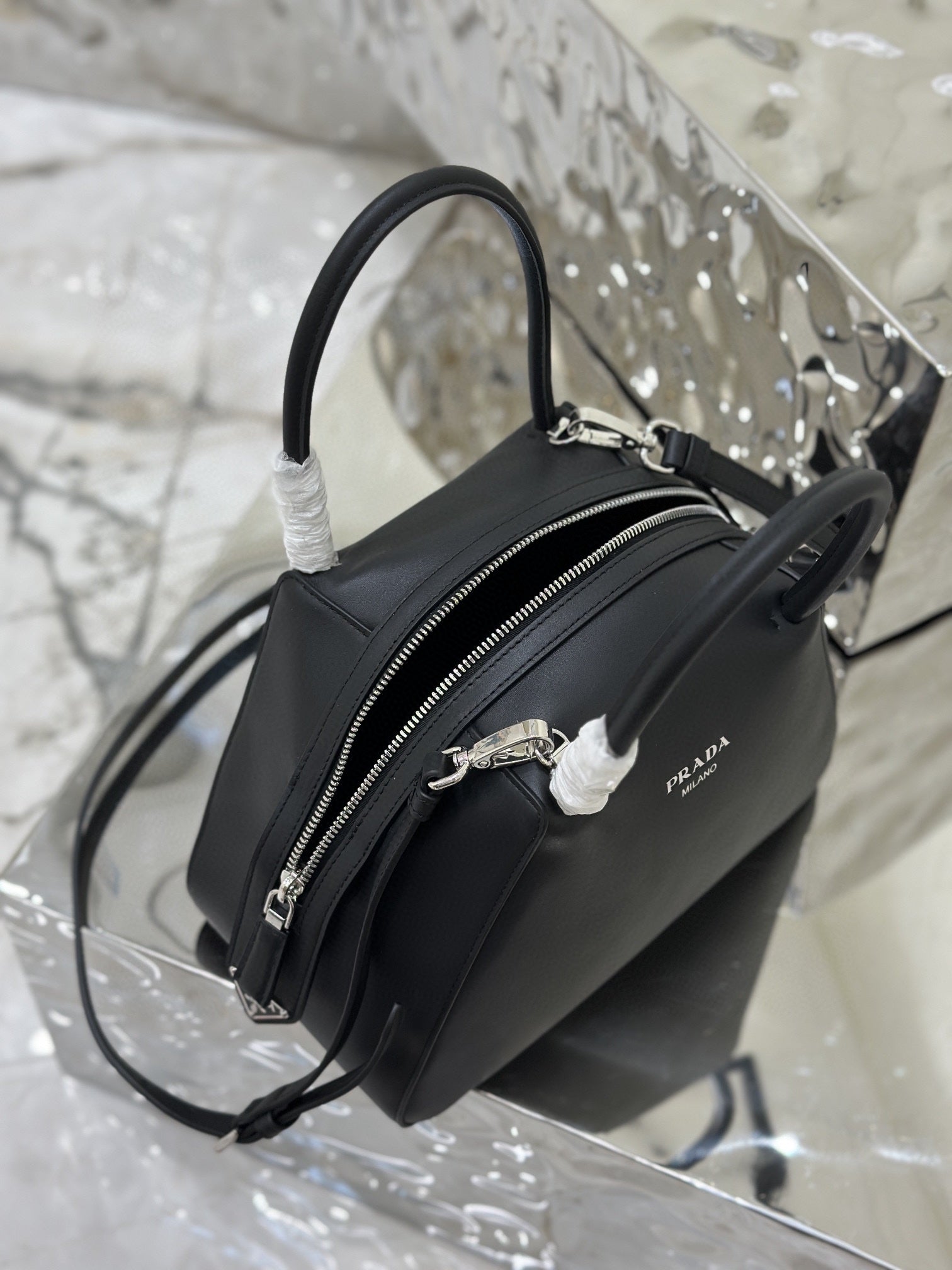 ＰＲＤＡ SUPERNOVA MEDIUM LEATHER TOP HANDLE BAG BLACK