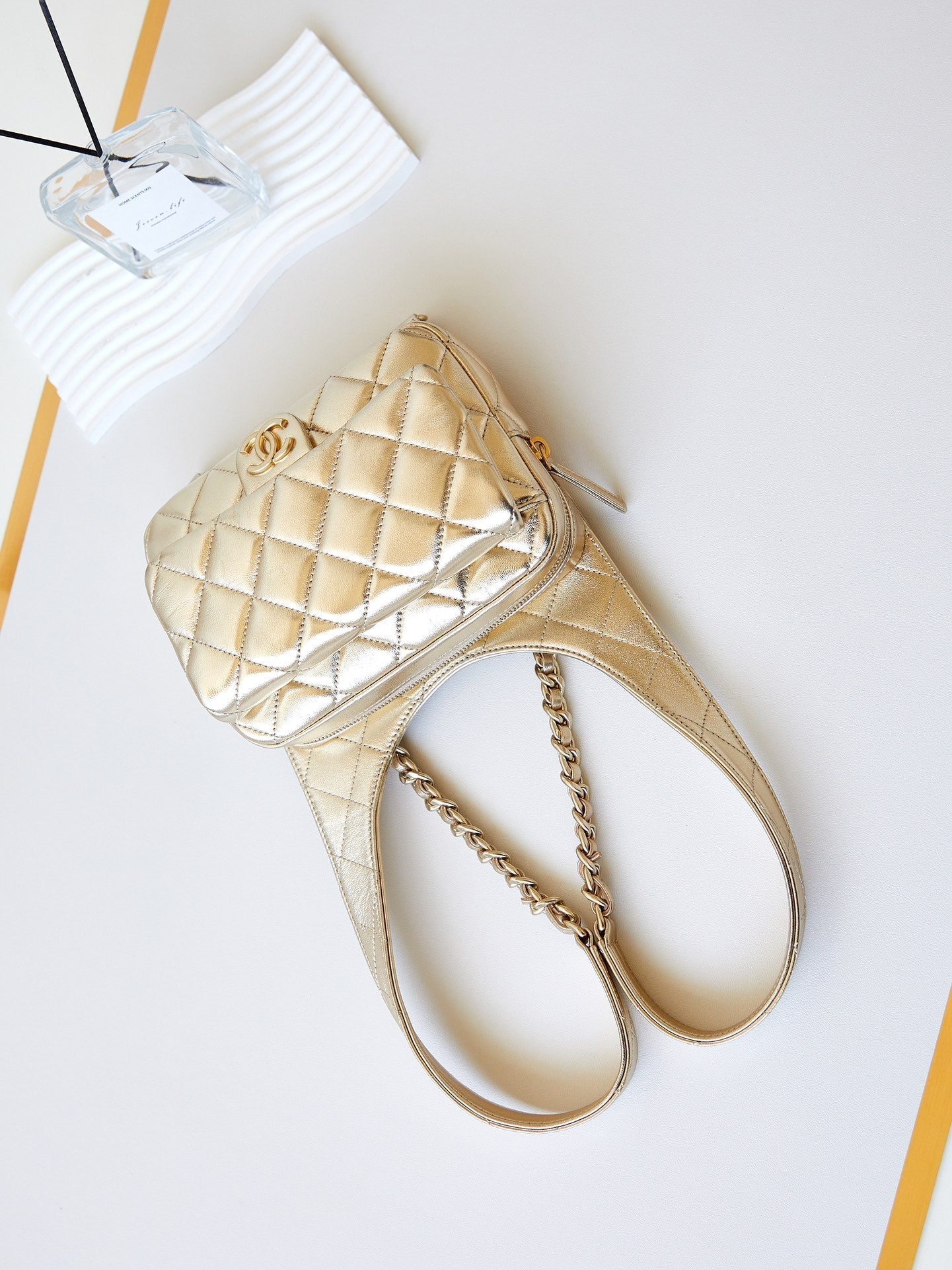 ＣＨＮＥＬSMALL DOUBLE-FLAP SHOULDER BAG GOLD