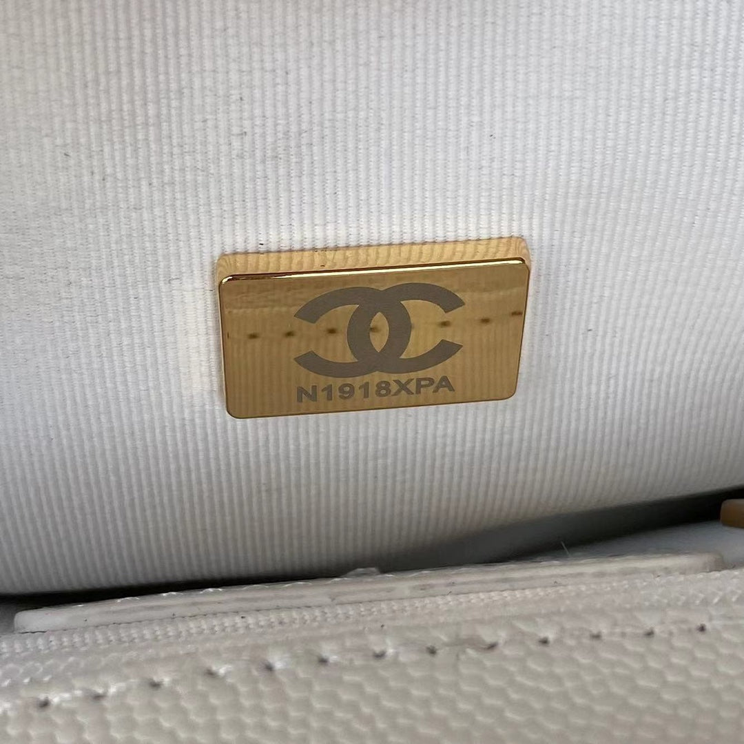 ＣＨＮＥＬ SMALL FLAP BAG WITH TOP HANDLE WHITE