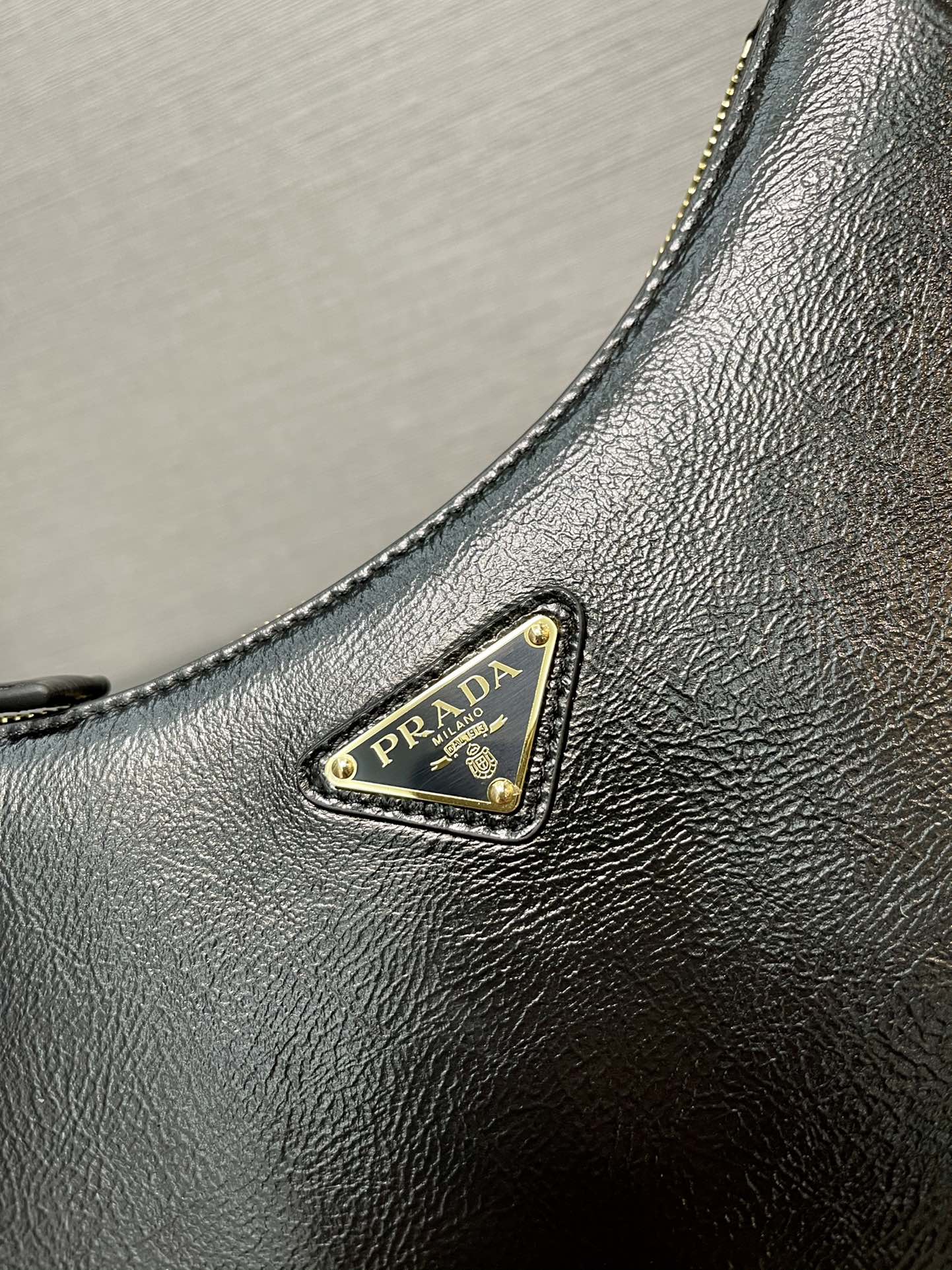 ＰＲＤＡ ARQUÉ SMALL LEATHER SHOULDER BAG