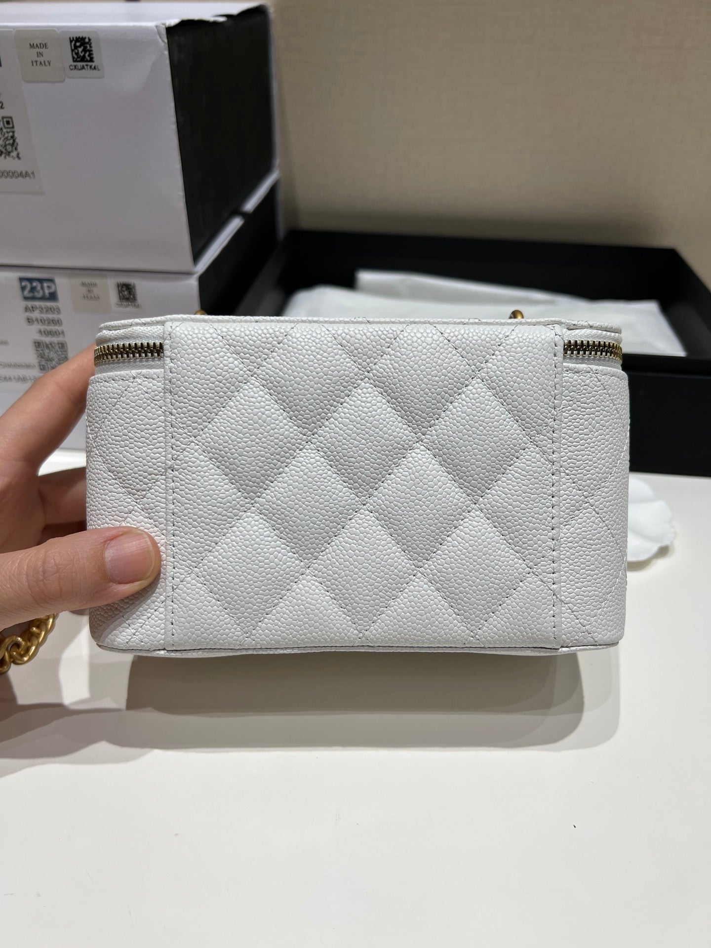 ＣＨＮＥＬHEART BALL BOX BAG WHITE