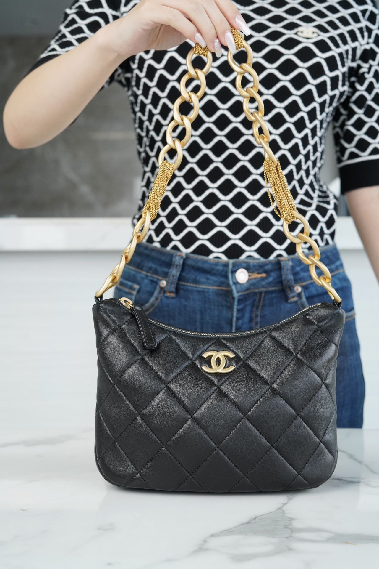 ＣＨＮＥＬLAMBSKIN QUILTED CC CHAIN HOBO BLACK