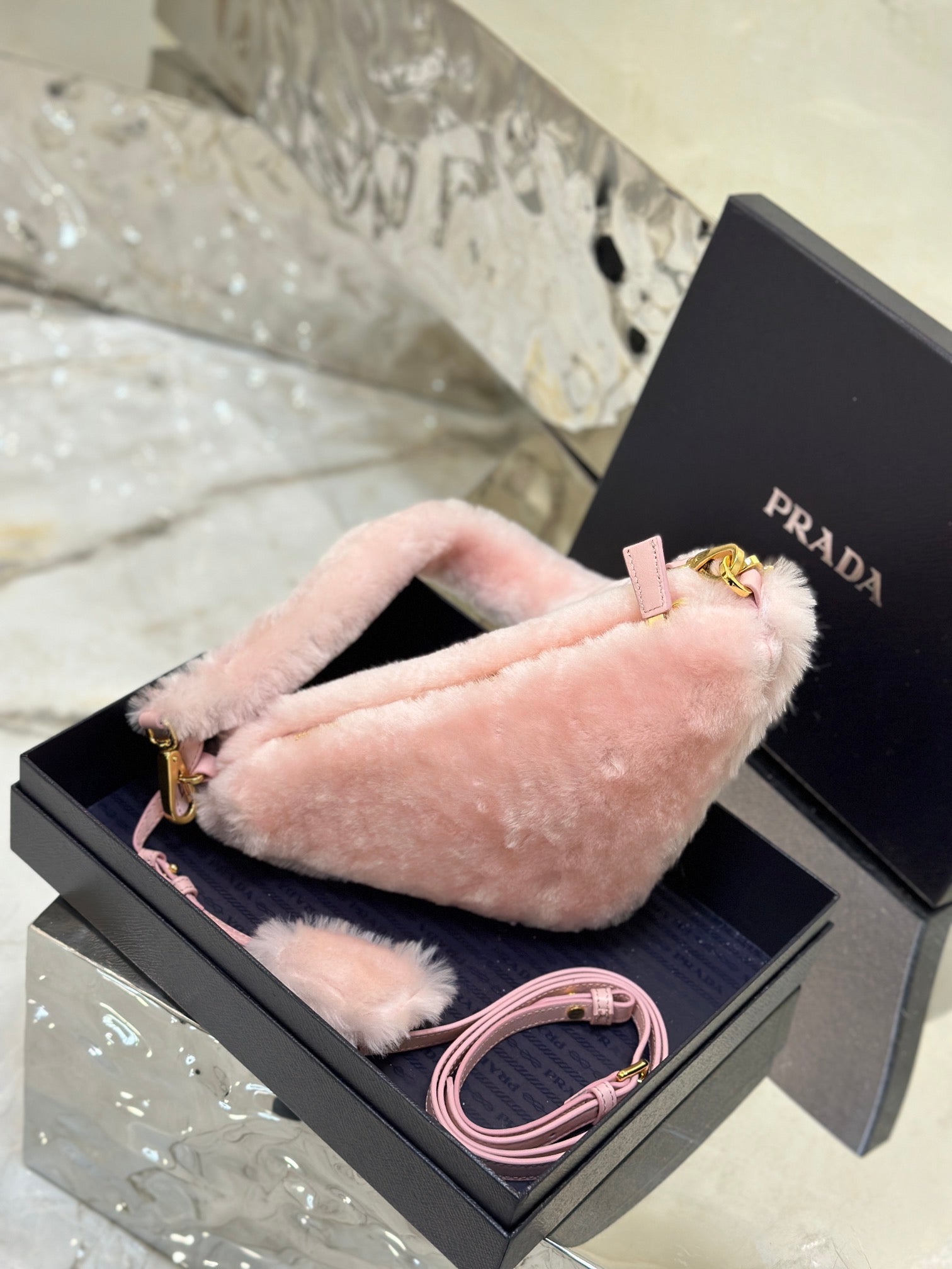 ＰＲＤＡ 2018 MINI SHEARLING TRIANGLE SATCHEL PINK