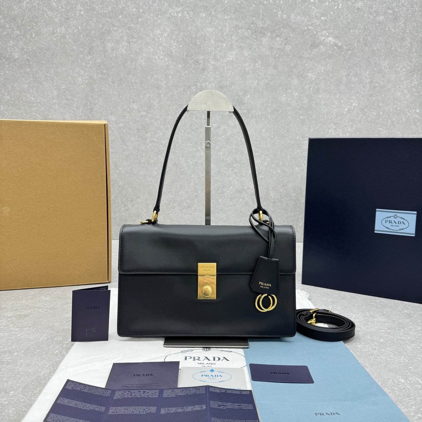 ＰＲＤＡ SOFT SOUND MEDIUM LEATHER SHOULDER BAG BLACK