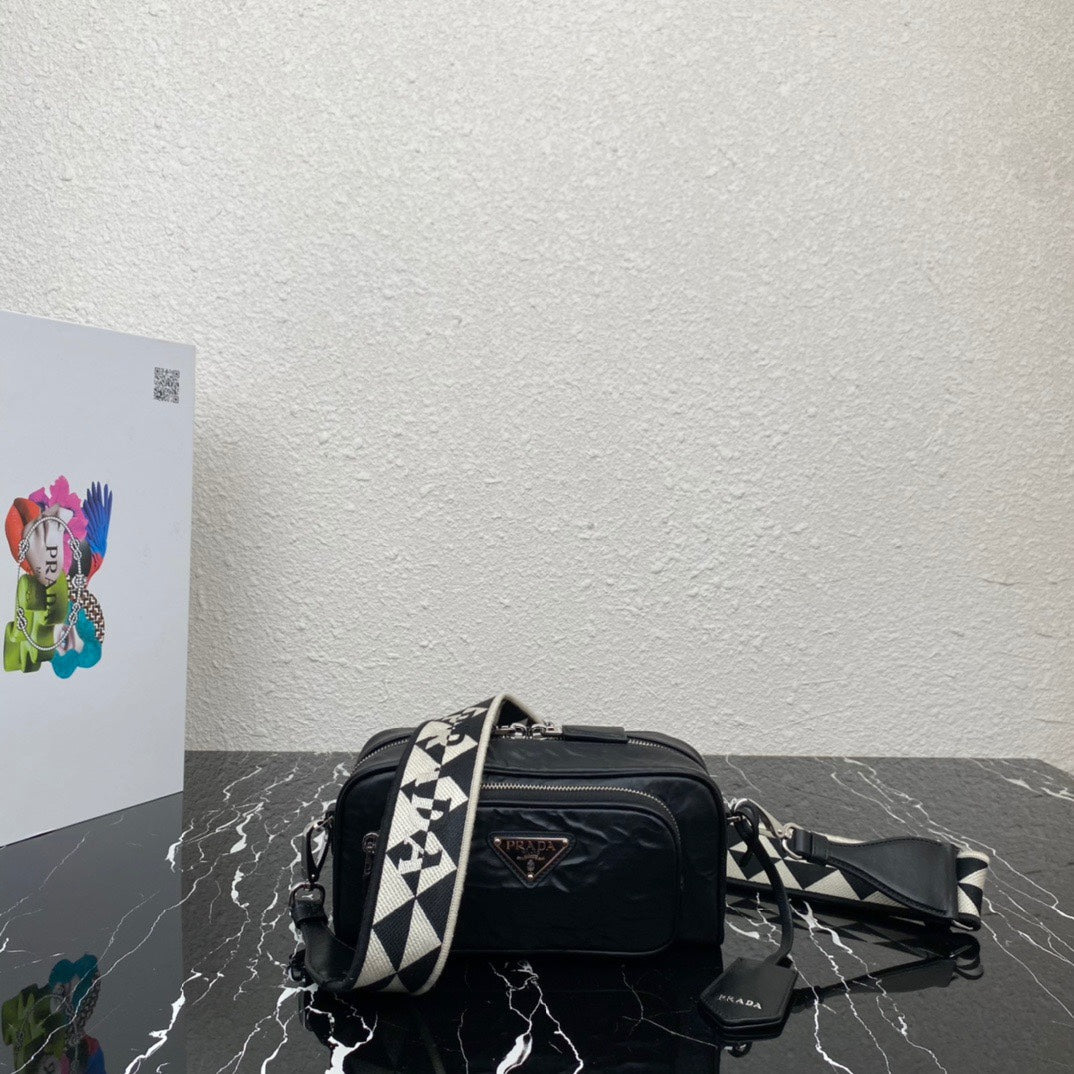 ＰＲＤＡ NAPPA ANTIQUE MULTI-POCKET SHOULDER BAG BLACK