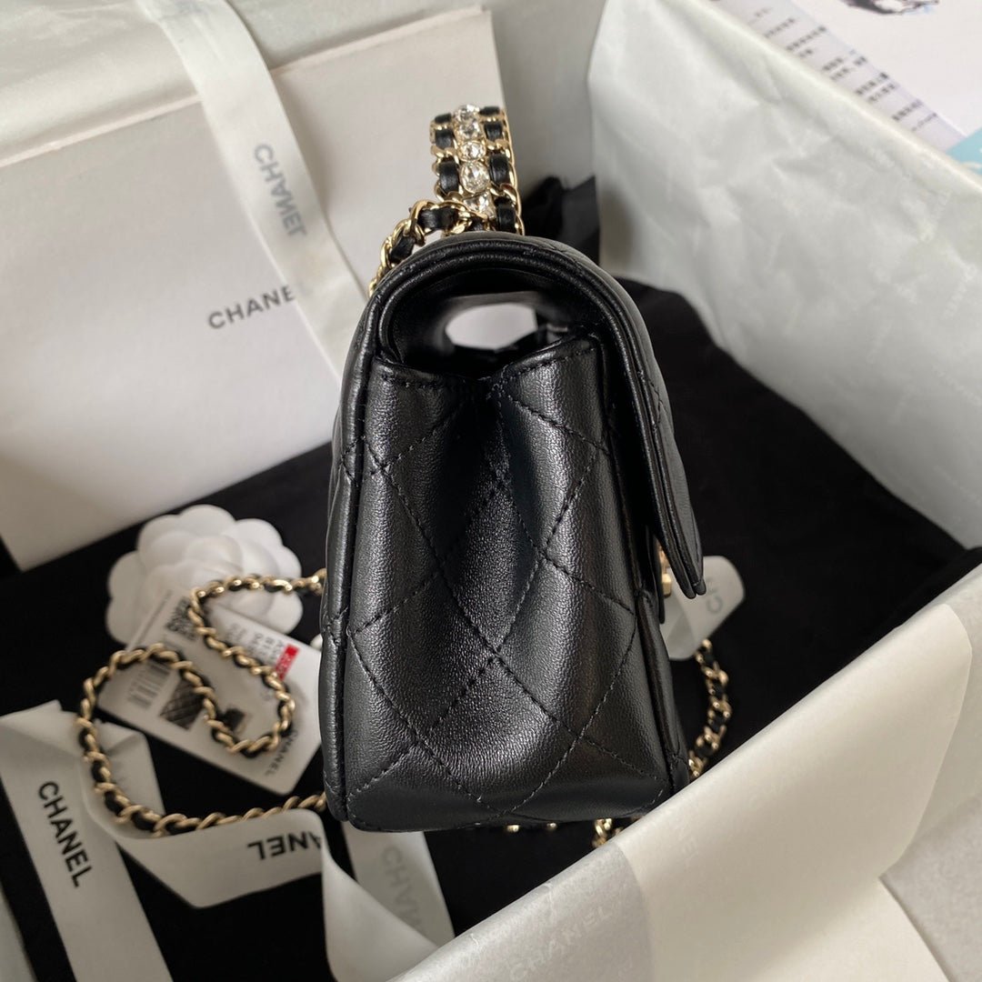 ＣＨＮＥＬFLAP BAG WITH TOP HANDLE BLACK