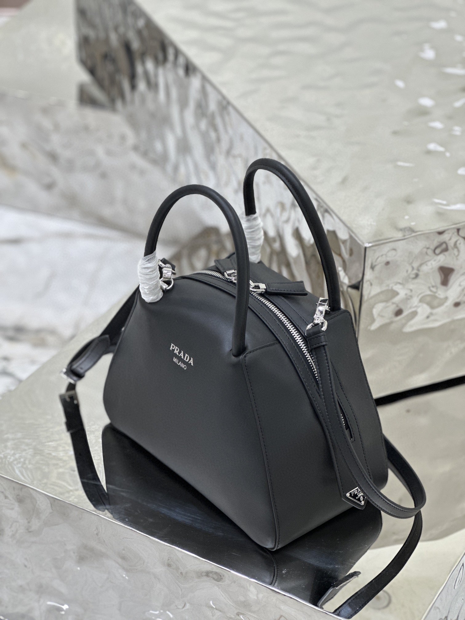 ＰＲＤＡ SUPERNOVA MEDIUM LEATHER TOP HANDLE BAG BLACK