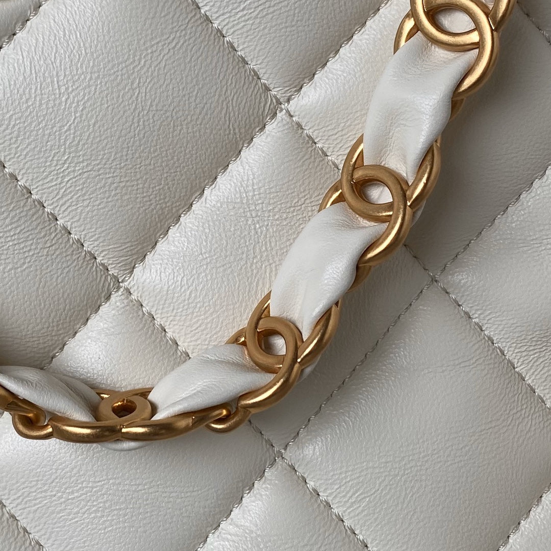 ＣＨＮＥＬ24P HOBO BAG WHITE