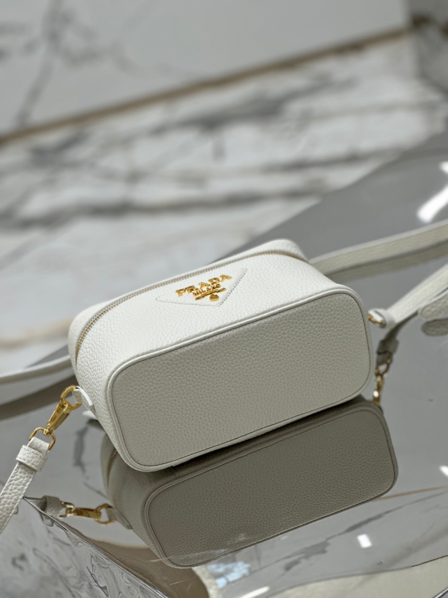 ＰＲＤＡ LEATHER MINI BAG WHITE