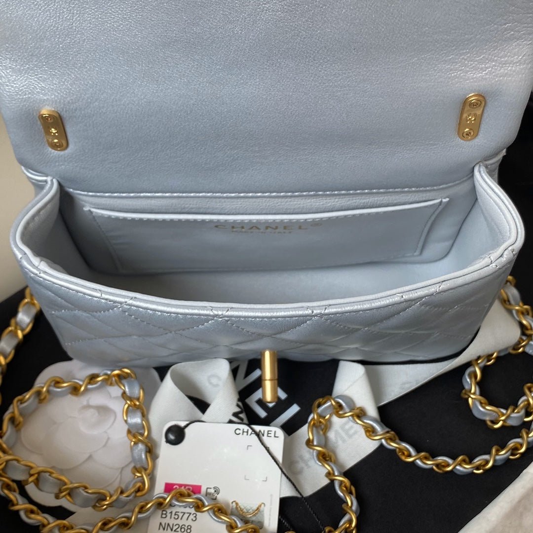 ＣＨＮＥＬ 24P CLASSIC HANDBAG SILVER