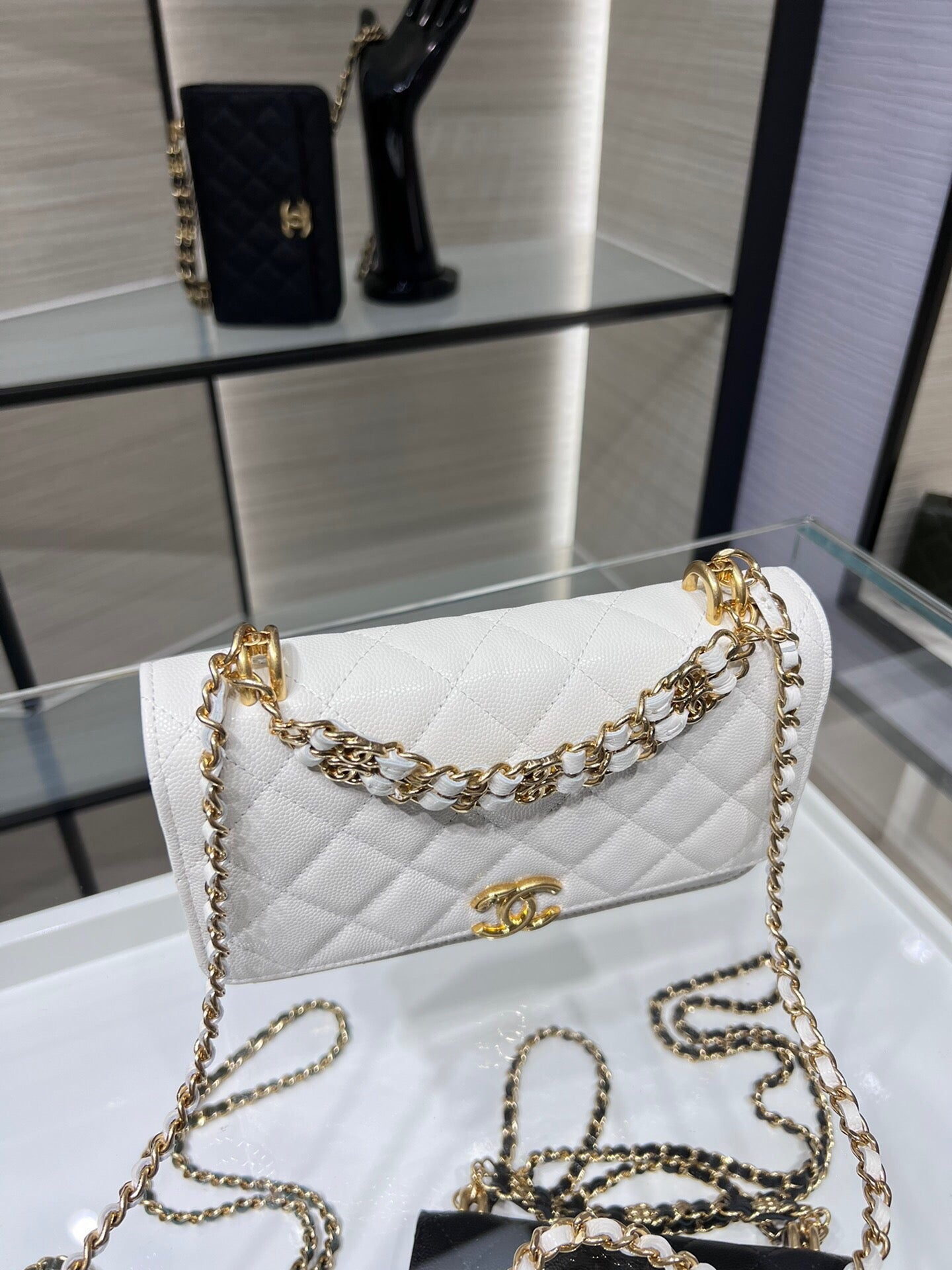 ＣＨＮＥＬ22K DOUBLE CHAIN BAG WHITE