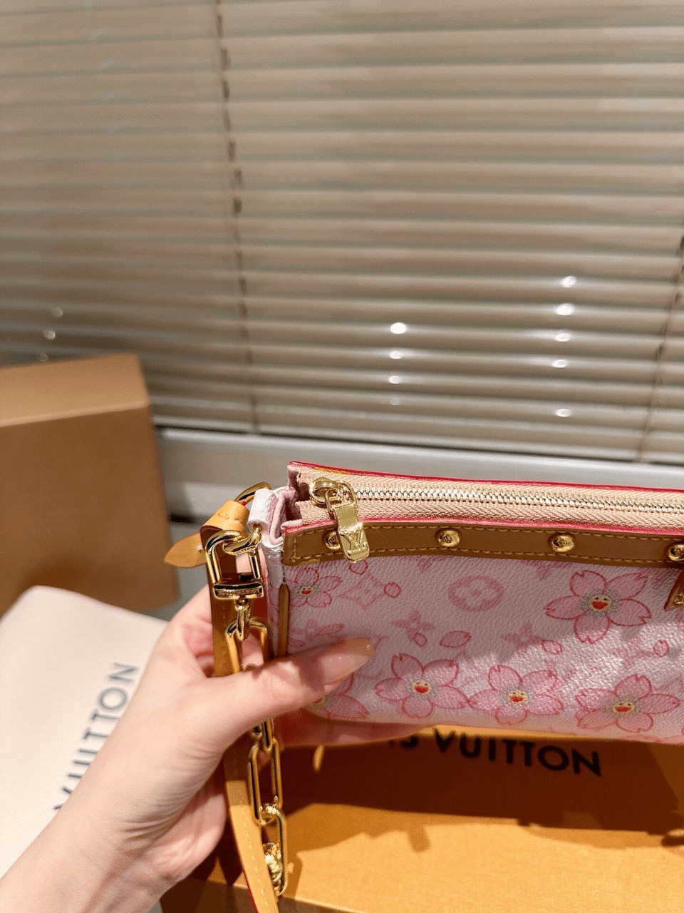 ＬＳ ＶＴＴＯＮ x TM POCHETTE ACCESSOIRES PINK
