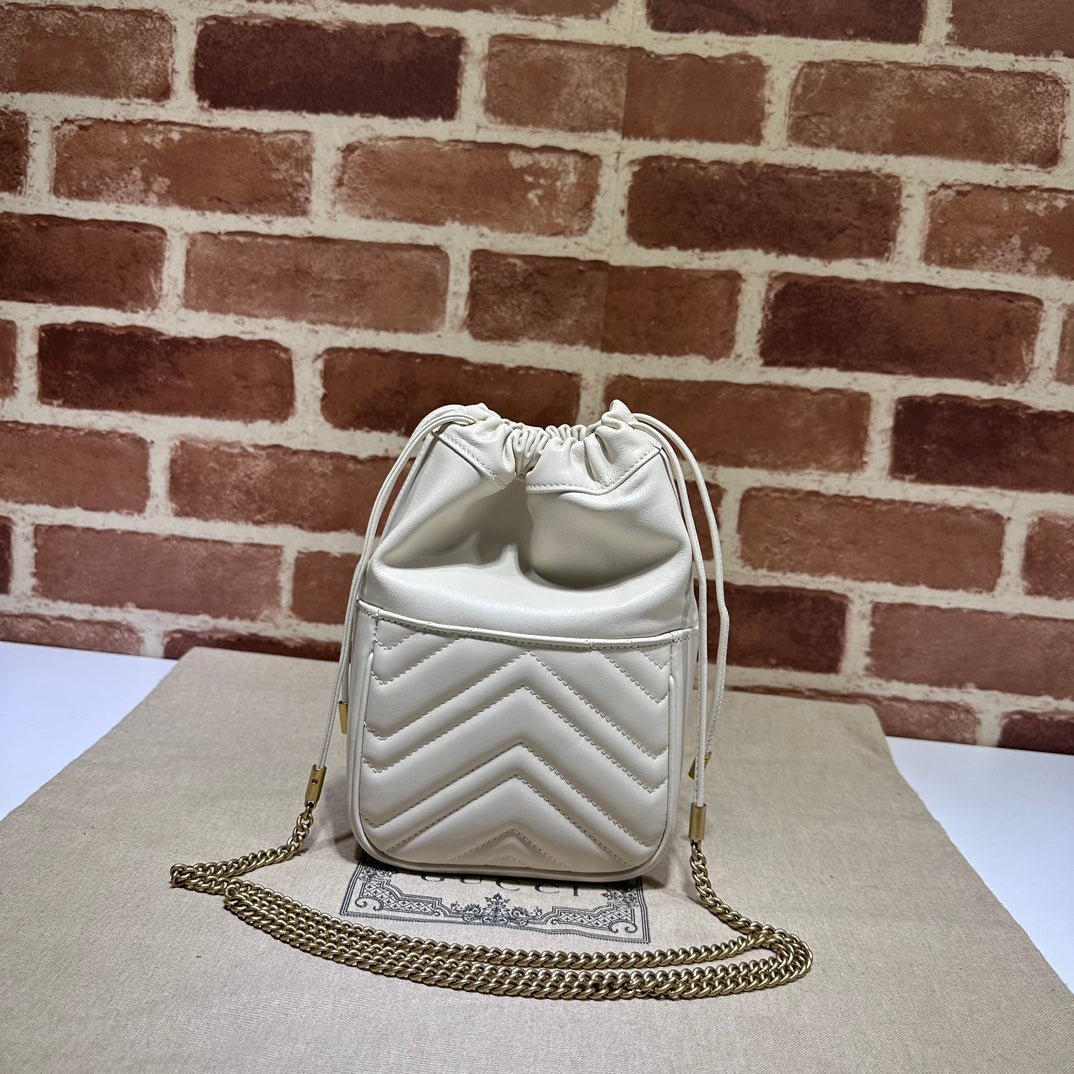 ＧＣＣＩGG MARMONT MINI BUCKET BAG WHITE
