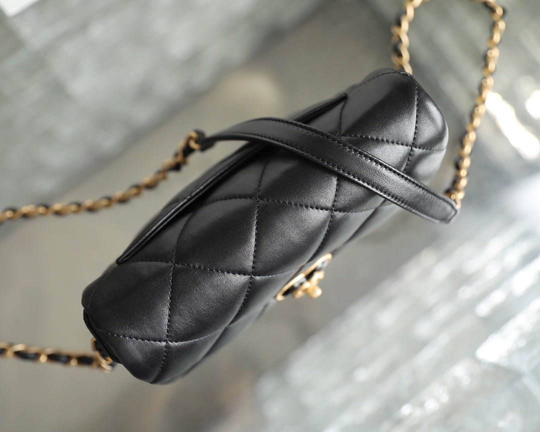 ＣＨＮＥＬHEART MINI FLAP BAG BLACK