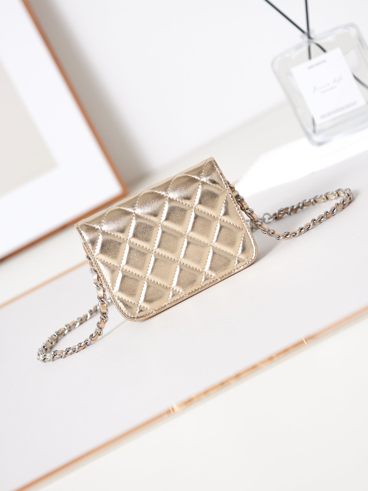 ＣＨＮＥＬSTAR CRYSTAL FLAP BAG GOLDEN