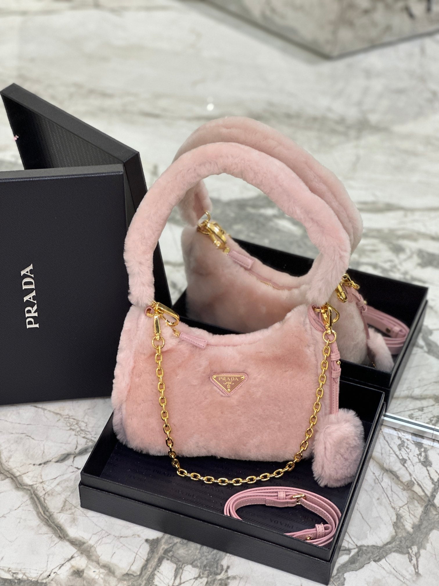 ＰＲＤＡ RE-EDITION SHEARLING MINI-BAG ORCHID PINK