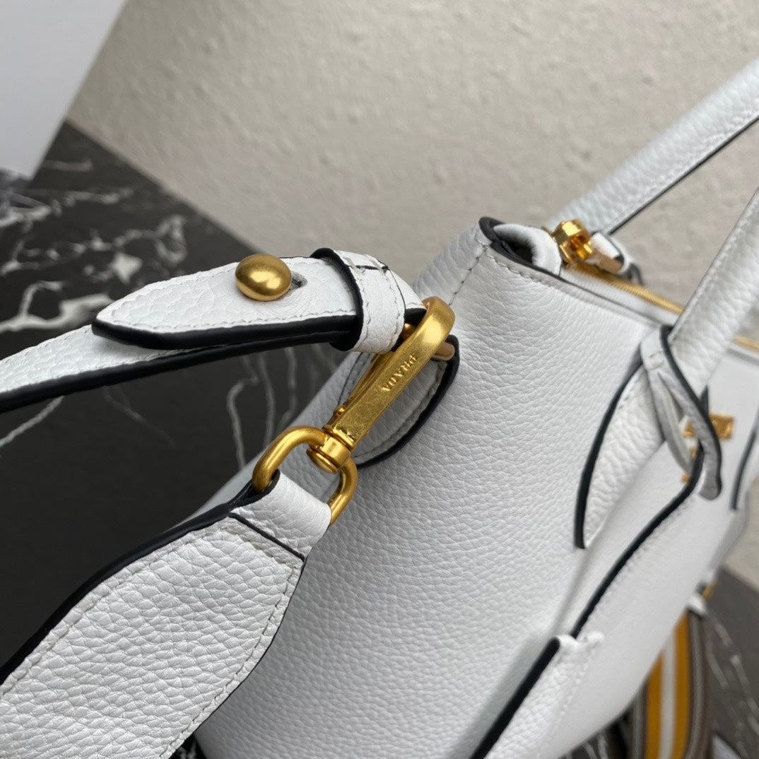 ＰＲＤＡ DAINO LEATHER TOTE BAG WHITE