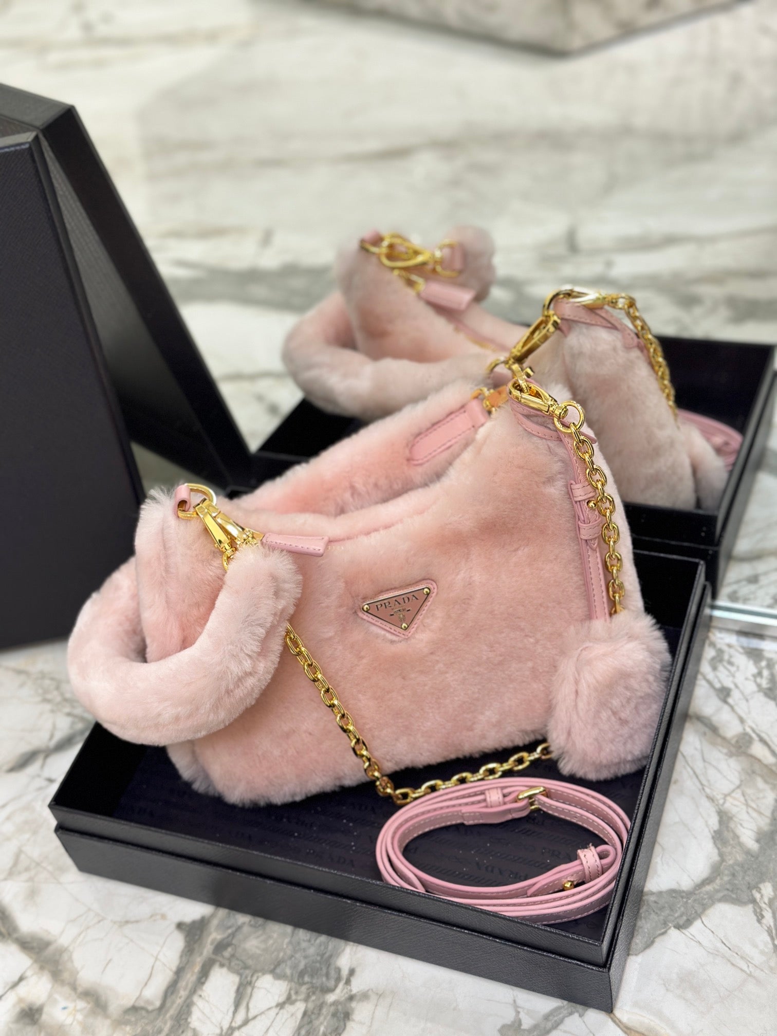 ＰＲＤＡ RE-EDITION SHEARLING MINI-BAG ORCHID PINK
